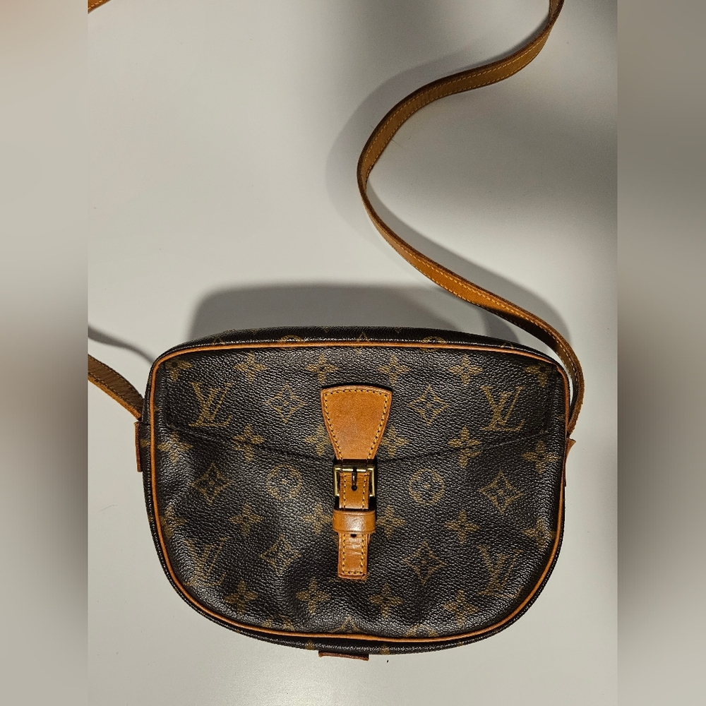 Authentic Vintage Louis Vuitton Flap Front Pocket Crossbody, Monogram, Excellent